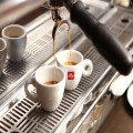 Hoe kies je de perfecte espressomachine voor op kantoor?