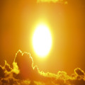 Hoeveel levert een zonnepanelen installatie bij een bedrijf gemiddeld op?