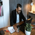 Dit heb je allemaal nodig voor een ergonomische kantoorinrichting