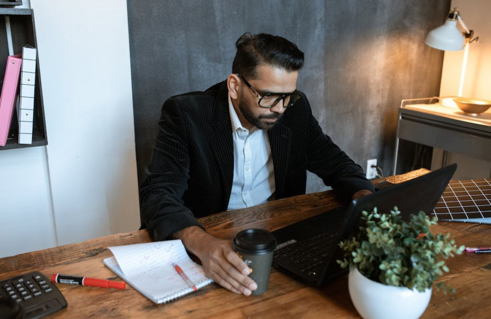Dit heb je allemaal nodig voor een ergonomische kantoorinrichting